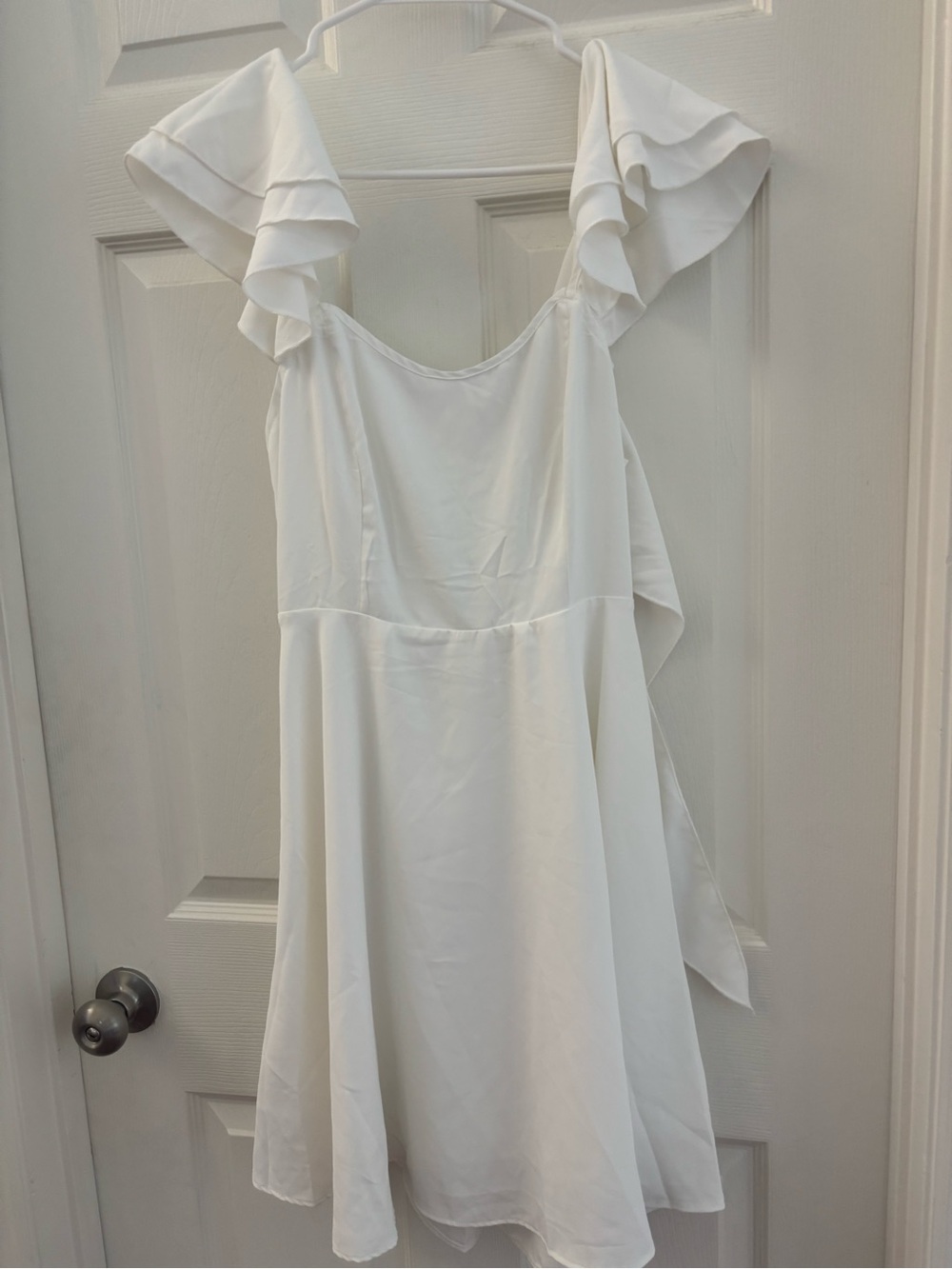 Elegant White Ruffle Sleeve Women's Dress